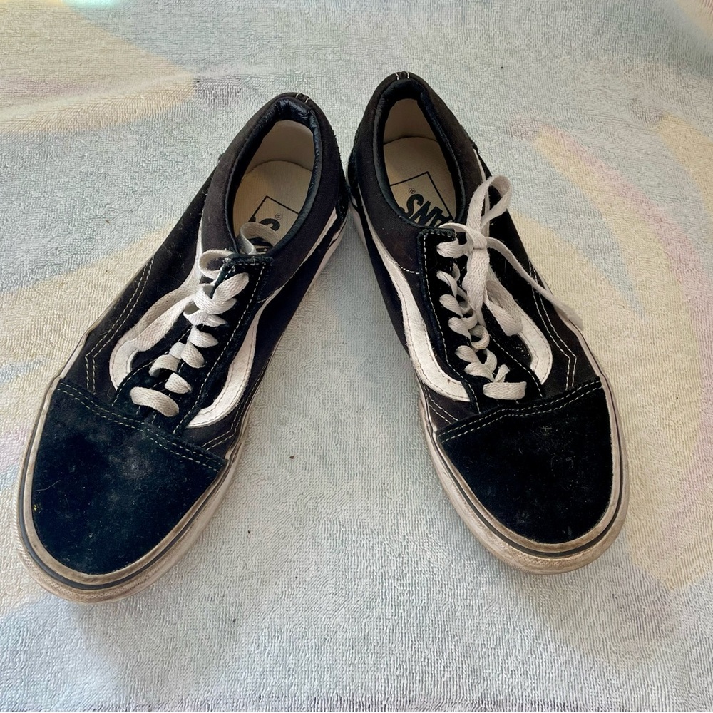 Vans women’s size 7 Old Skool Black Low Top Canvas Skateboard Sneakers Trainers